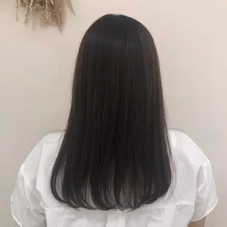 セミロング cyan SANAMIのヘアスタイル