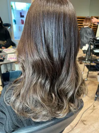 カラー 早川 真幸のヘアスタイル