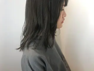 セミロング カラー 【Uneユヌ】菊地 春那のヘアスタイル