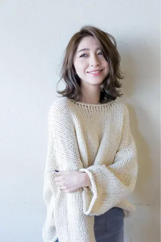 ショート カラー 出村谷 雄太のヘアスタイル