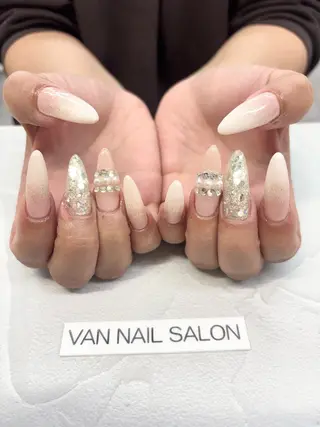 ネイル VANNAILSALON 海老名店所属・VANNAIL 海老名店のネイルデザイン