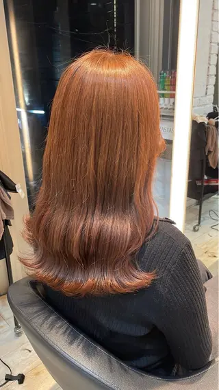セミロング カラー ブリーチ/髪質改善/ ハイトーン/暖色のヘアスタイル