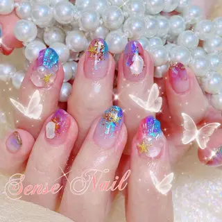 ネイル Queenie 🦋のネイルデザイン