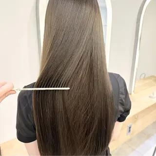 ロング カラー MIYU 原宿 透明感カラーのヘアスタイル