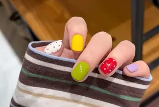 ネイル 高木 維麗絲のネイルデザイン