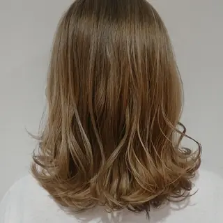 カラー ブリーチ/ヘアケア/ 艶髪/イギチハルのヘアスタイル