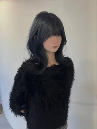 セミロング カラー Hanaka🐈‍⬛ 海外×ニュアンスのヘアスタイル