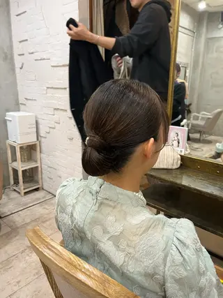 ミディアム ヘアアレンジ 艶髪/ハイトーン/ ヘアセット/モエノのヘアスタイル