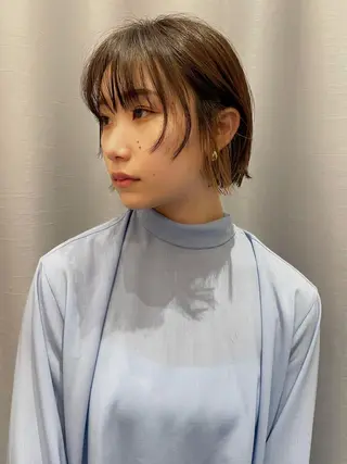 ショート カラー SALOWIN所属・ブリーチ✨ ボブ🪢レイヤーのヘアスタイル