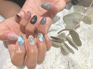 ミディアム m kaori𓃟のネイルデザイン