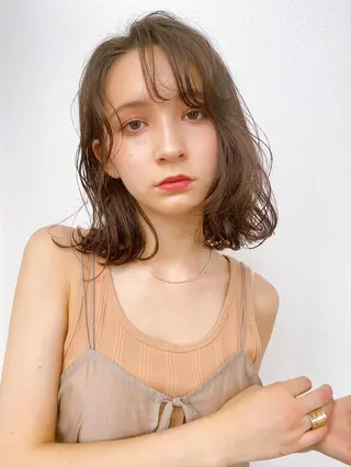 ミディアム カラー パーマ ヘアアレンジ メンズ キッズ ネイル マツエク・マツパ モリモト サナのヘアスタイル