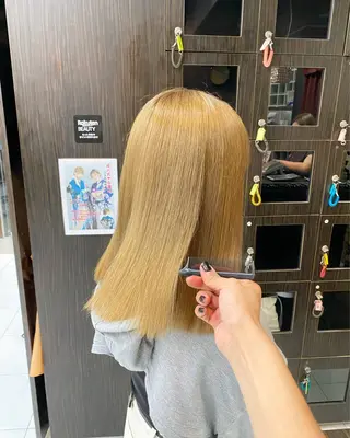 セミロング カラー ホワイト/店長/カラ ー講師/錦糸町/岩崎のヘアスタイル