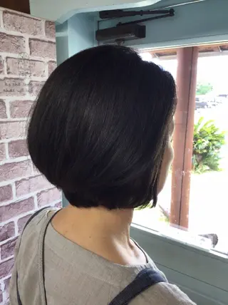 ショート 岡本 小百合のヘアスタイル