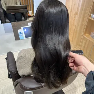 ロング 白髪ぼかし/似合わせ 黒須　雄哉のヘアスタイル