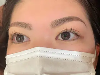 マツエク・マツパ アイブロウ 佐藤 悠里のネイルデザイン