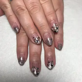 ネイル ECLAT エクラ所属・寺山 千鶴のネイルデザイン