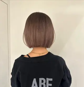 ショート ぱつっとボブ/透明感 カラー/Ayakaのヘアスタイル