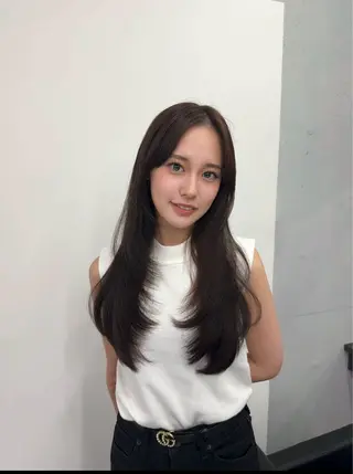 ロング レイヤー・ブリーチ kiyotoshiのヘアスタイル