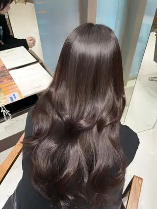 ロング カラー momo🍑/顔周り カット/透明感カラーのヘアスタイル