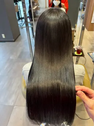 セミロング わだ まゆのヘアスタイル