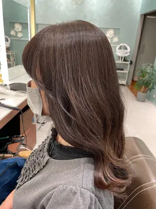 ミディアム カシータフロル所属・清水 菜穂香のヘアスタイル