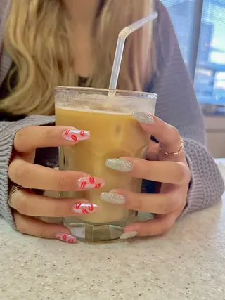 ネイル Sarina ⋆⭒˚ mavieのネイルデザイン