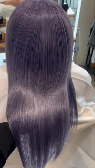 ロング カラー 肌に馴染むハイトーン /ミルクティーカラーのヘアスタイル