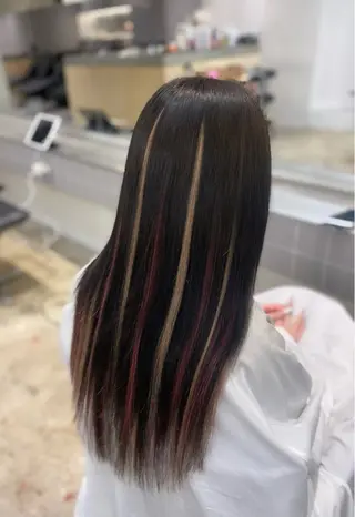 ロング MOMOKA🍑プル エクステ・ハイトーンのヘアスタイル