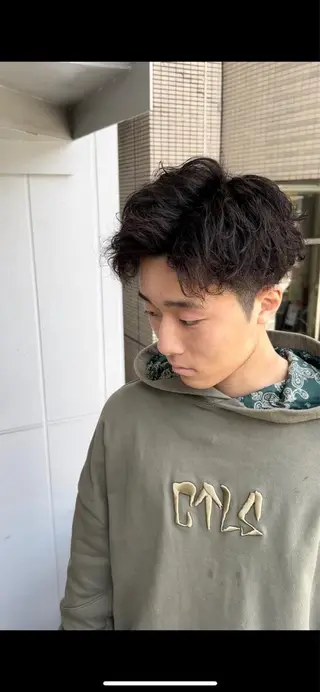 パーマ メンズ 曲がる縮毛矯正 LIBER 　岩名のヘアスタイル