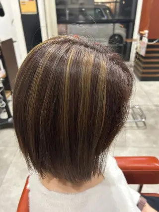 カラー カワモト リョウカのヘアスタイル