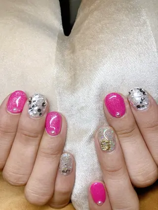 ネイル ECLAT エクラ所属・寺山 千鶴のネイルデザイン