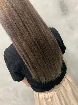ロング カラー 佐々木 芽衣のヘアスタイル