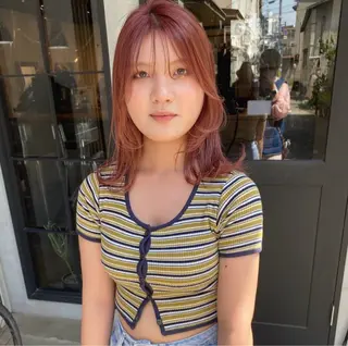 ミディアム ami/大阪/暖色 /レイヤーカットのヘアスタイル