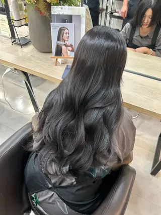 ロング 光を纏うツヤ感ロング Natsuki🪽のヘアスタイル