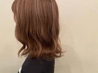 ミディアム あずま みゆのヘアスタイル