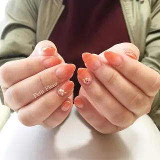 ネイル Petit Fleur所属・青柳 亜梨奈のマツエク・マツパデザイン