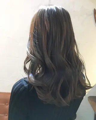 セミロング カラー 松田 由紀子のヘアスタイル