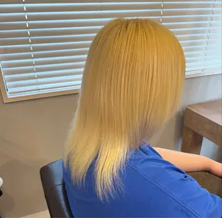 ショート カラー SENA Rimのヘアスタイル