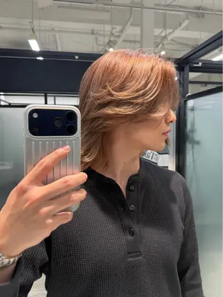 セミロング カラー メンズ SALOWIN 原宿 iori所属・🌟原宿指名No.1 センターパート⭐️のヘアスタイル