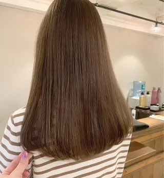 ロング カラー 透明感/オリーブ/ グレージュ/YUKAのヘアスタイル