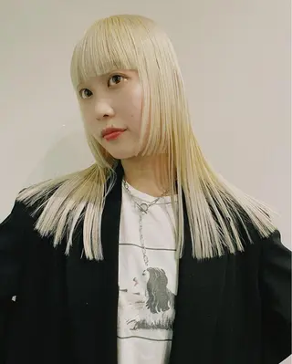 ミディアム カラー SALOWIN所属・ブリーチ✨ ボブ🪢レイヤーのヘアスタイル