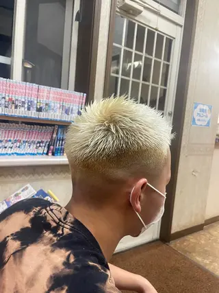 ショート メンズ 海老原 コウのヘアスタイル