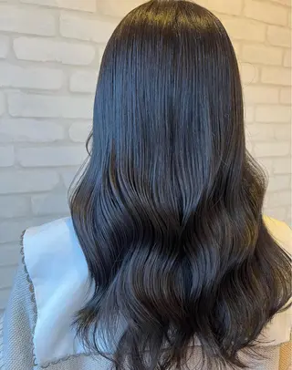 ロング カラー 石崎 真維のヘアスタイル