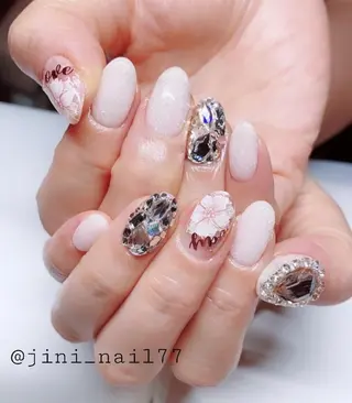 ネイル JINI NAIL所属・ジニ ネイルのネイルデザイン