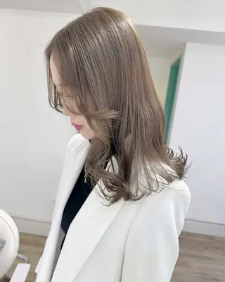 カラー 🌷柔らかクリーミー 🤍kirari🌷のヘアスタイル