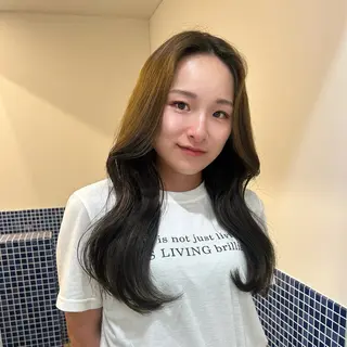 ロング カラー 太田 絵麻のヘアスタイル