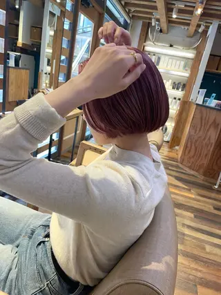 ショート カラー あずまぐち めぐみのヘアスタイル