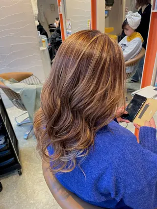 セミロング カラー うしだ かおるのヘアスタイル