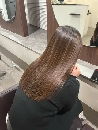 セミロング 髪の修復専門サロン　hair place VIVE所属・KOTA / ハイトーン/髪質改善のヘアスタイル