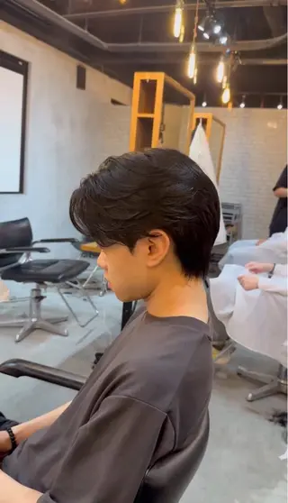 ショート パーマ メンズ おがた たくむの眉毛・アイブロウイメージ